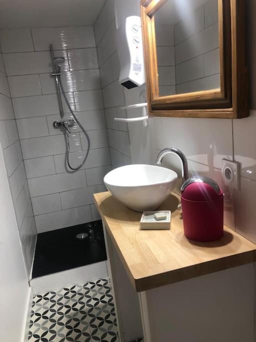 Bienvenue « A L'Ombre Du Figuier » Apartment Pieusse Bagian luar foto